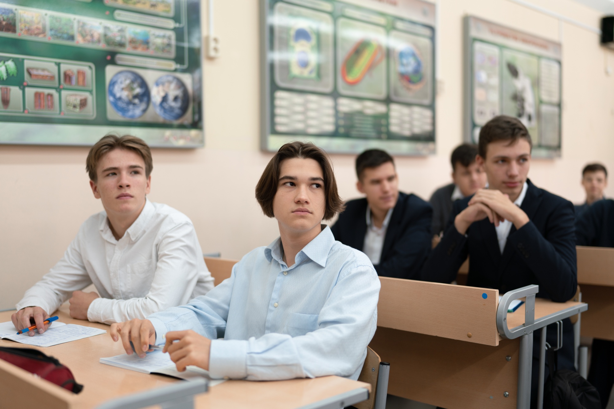 Итоговое собеседование по русскому языку в основной срок сдают почти 1,7 миллиона девятиклассников.