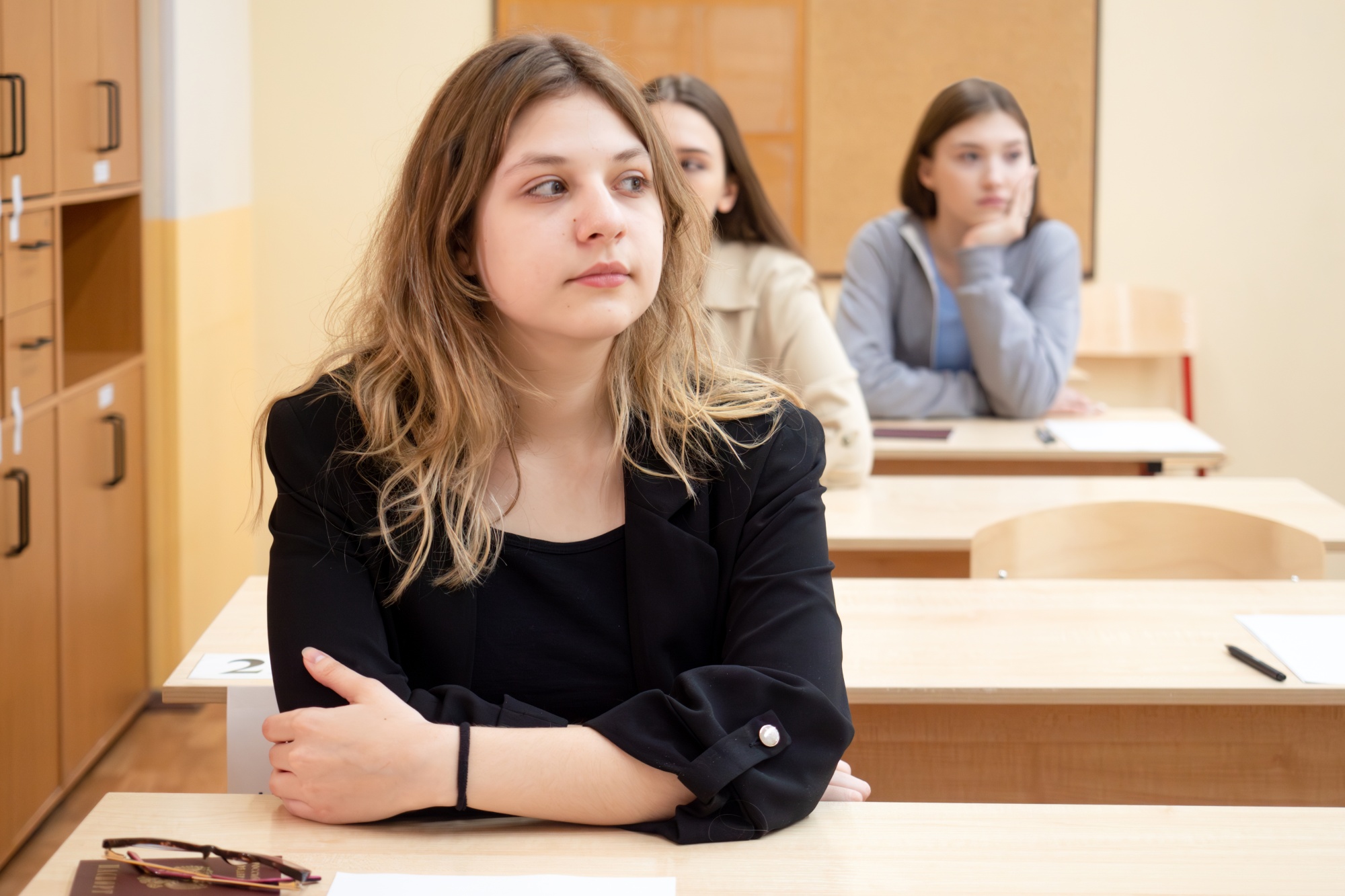 Минпросвещения России утвердило минимальные баллы ЕГЭ для подведомственных вузов на 2026/27 учебный год.